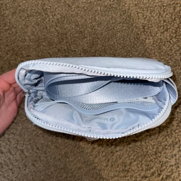 Lululemon Light Blue Belt Bag Crossbody Bag - Picture 3 of 5